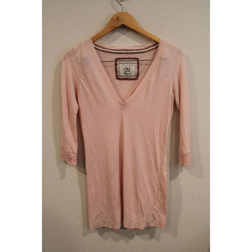 Vintage Y2K Abercrombie and Fitch light pink half sleeve shirt size large